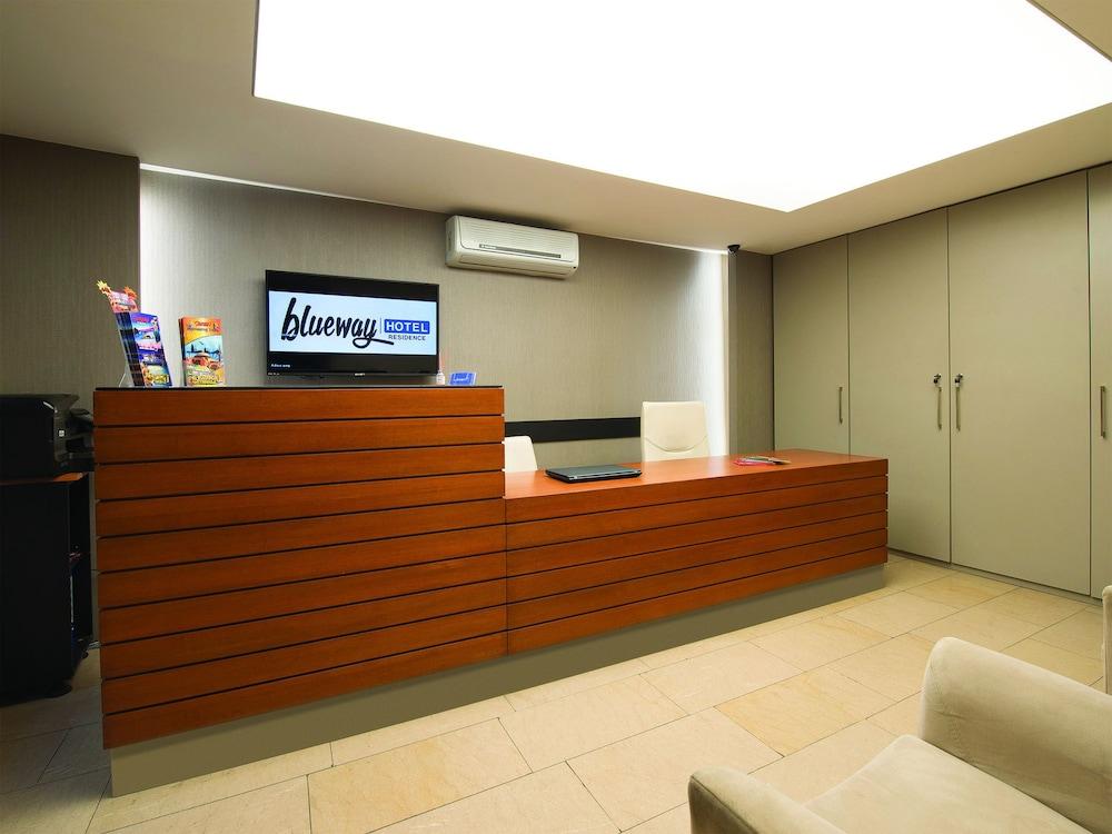 Blueway Hotel Residence Istanboel Buitenkant foto