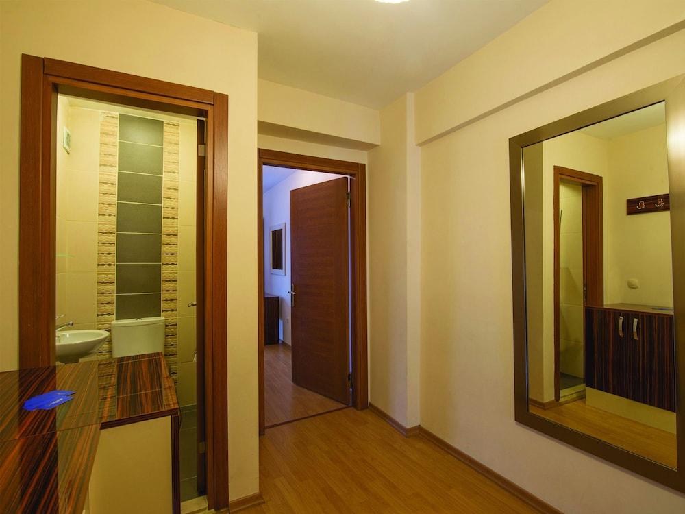 Blueway Hotel Residence Istanboel Buitenkant foto