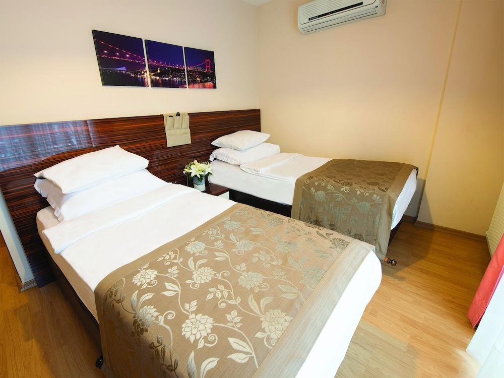 Blueway Hotel Residence Istanboel Buitenkant foto