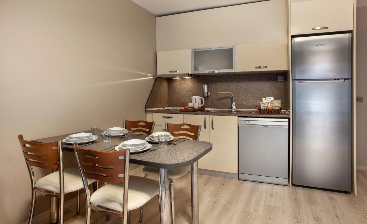 Blueway Hotel Residence Istanboel Buitenkant foto